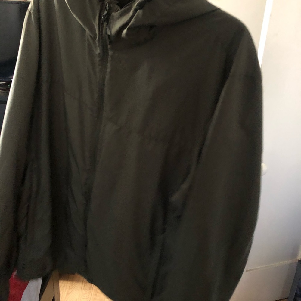 Uniqlo olive windbreaker men size small jacket